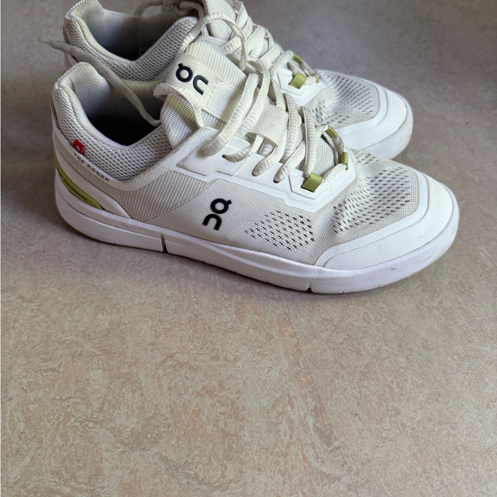 On Running Women's White w/ Lime “The Roger Spin” style Tennis Sneakers size 6